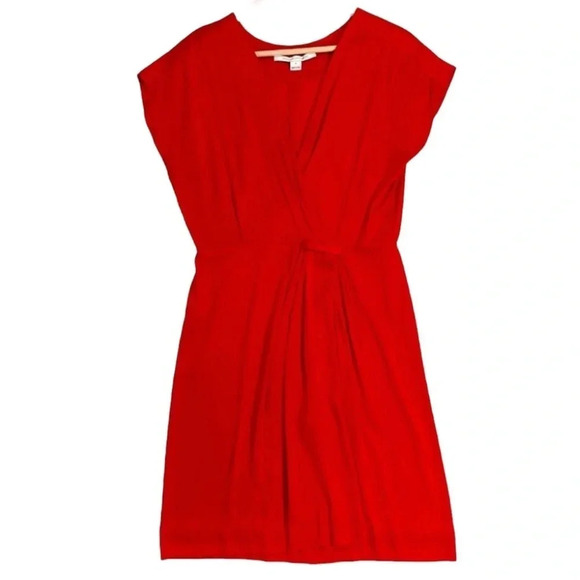 Diane Von Furstenberg Dresses & Skirts - Diane Von Furstenburg Akari Classic Silk Dress